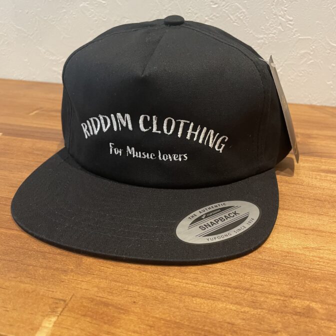 リディムクロージングの５パネルキャップ