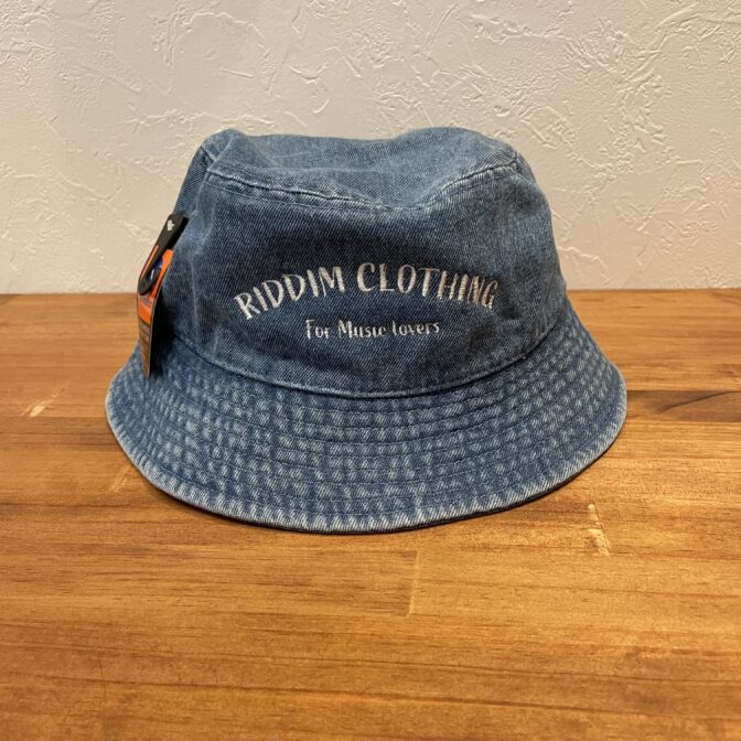 デニムのバケットハット