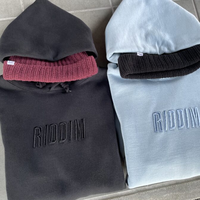 ストリートファッションのパーカー