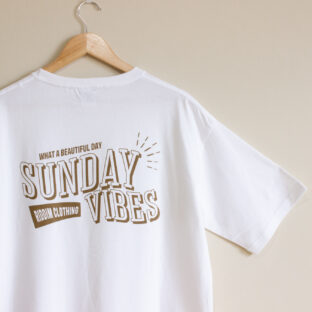 [WHITE] SUNDAY VIBES T-SHRIT