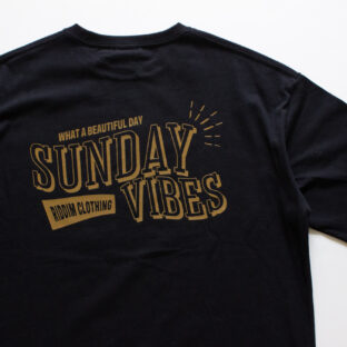 [BLACK] SUNDAY VIBES T-SHRIT